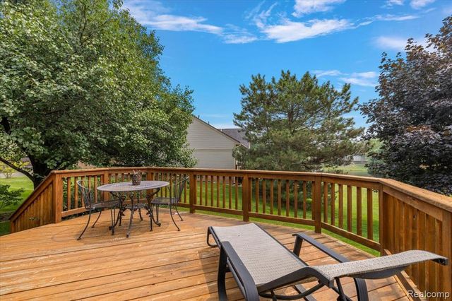 1735 Treyborne Circle, Commerce Twp, MI 48390