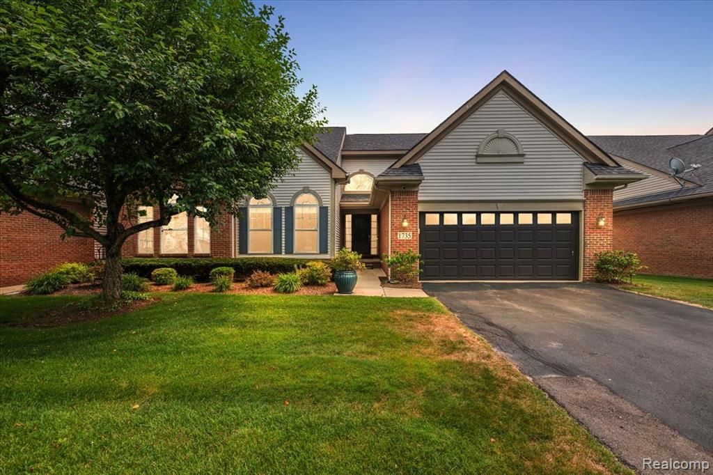 1735 Treyborne Circle, Commerce Twp, MI 48390
