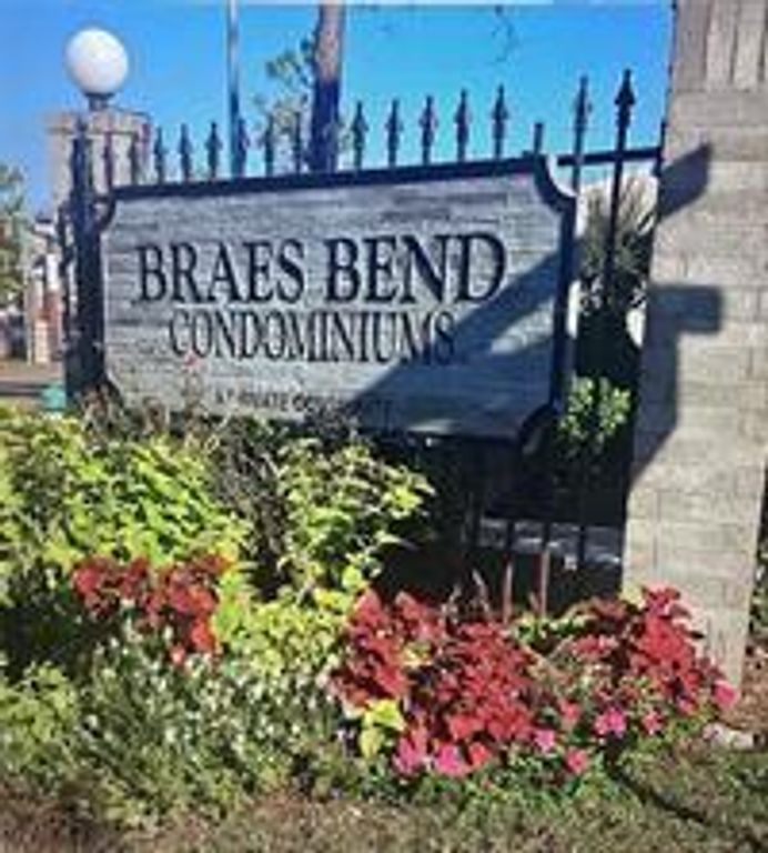 10725 Braes Bend Drive, Houston, TX 77071