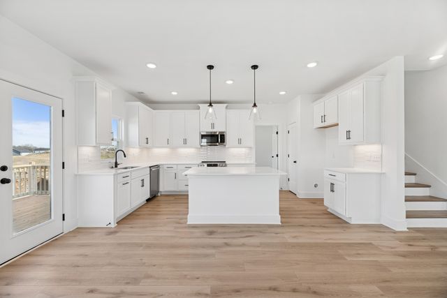 3207 Gravity Drive, Columbia, TN 38401