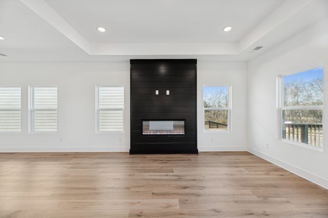 3207 Gravity Drive, Columbia, TN 38401