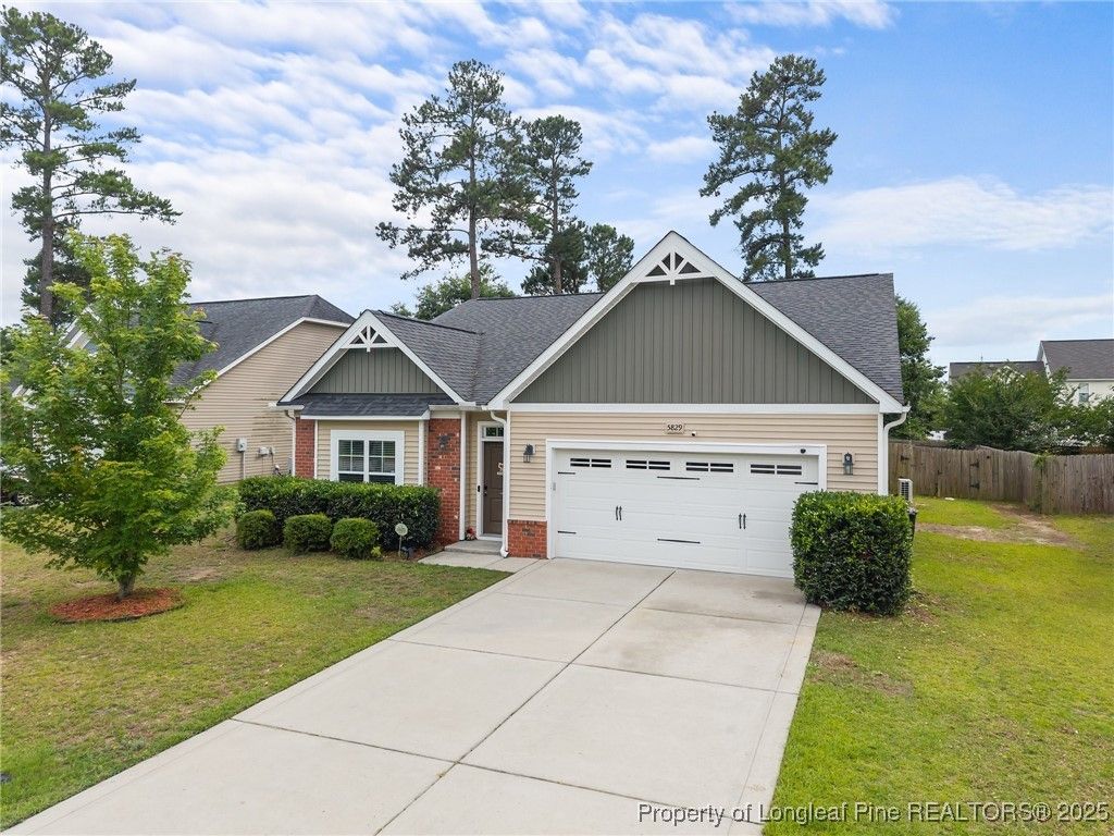 5829 Crepe Myrtle Drive, Hope Mills, NC 28348