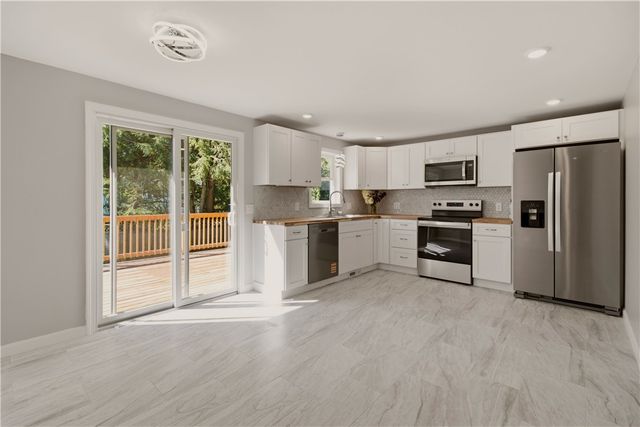 174 Ten Rod Road, Exeter, RI 02822