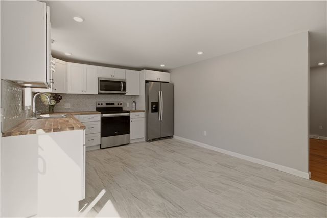 174 Ten Rod Road, Exeter, RI 02822