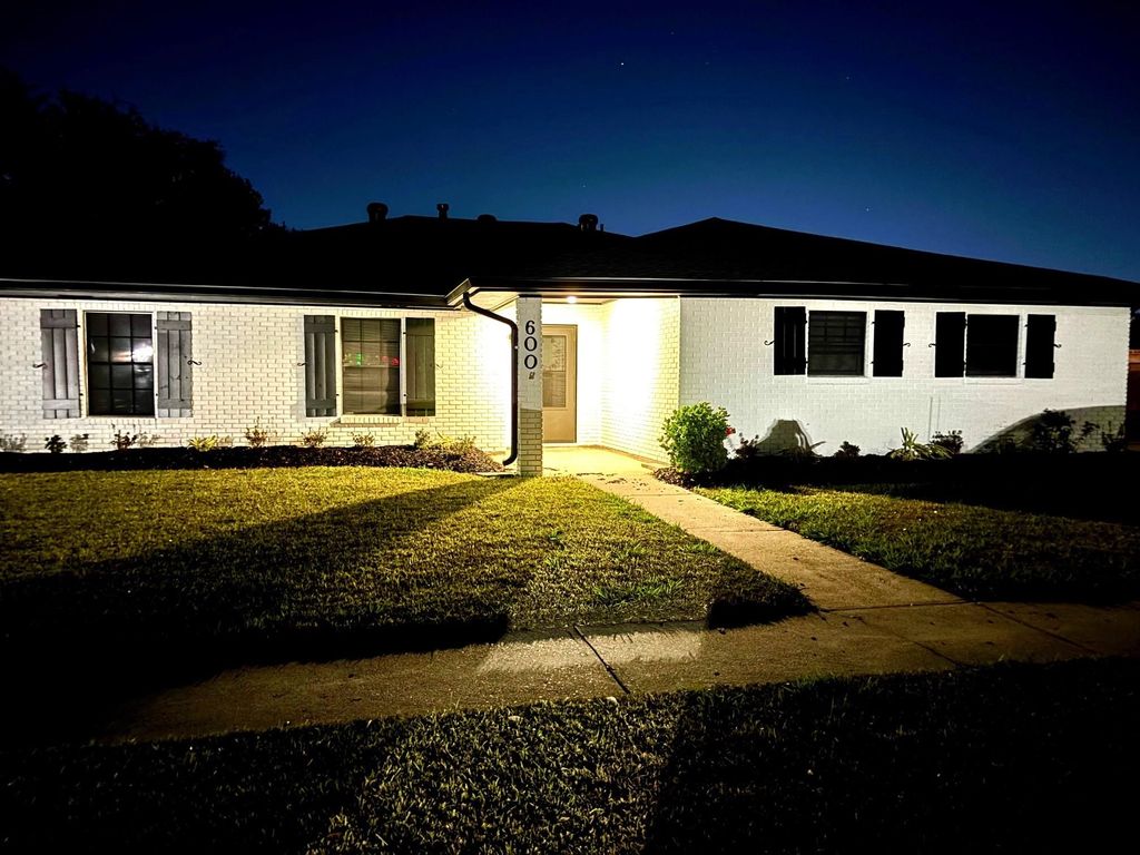 600 Wellington Dr, Houma, LA 70360