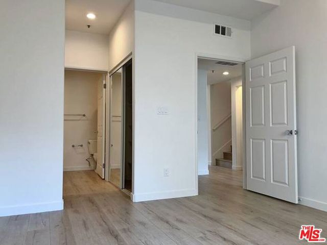 10560 SANTA MONICA 7, Los Angeles, CA 90025