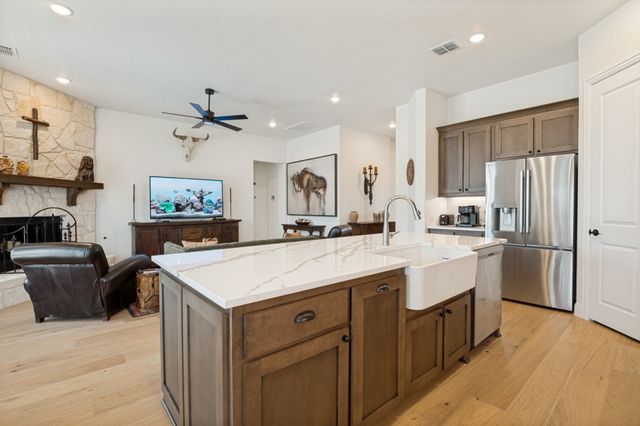 111 Tetrad Circle, Waxahachie, TX 75165
