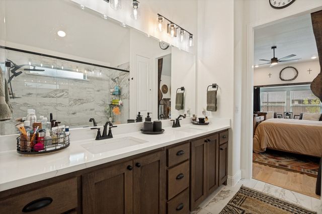 111 Tetrad Circle, Waxahachie, TX 75165