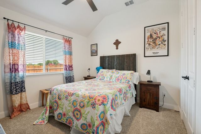 111 Tetrad Circle, Waxahachie, TX 75165