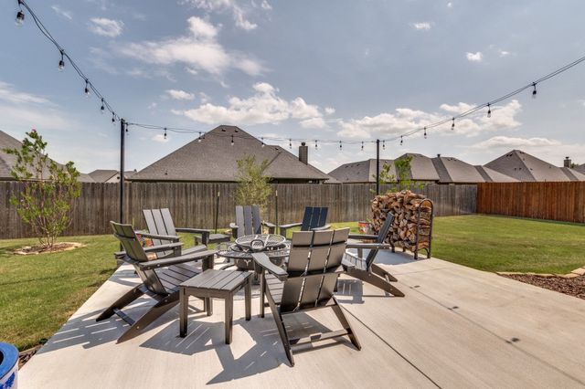 111 Tetrad Circle, Waxahachie, TX 75165