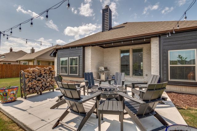 111 Tetrad Circle, Waxahachie, TX 75165