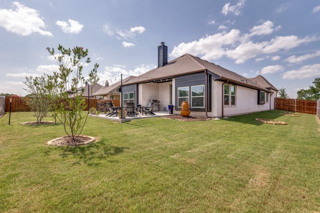 111 Tetrad Circle, Waxahachie, TX 75165