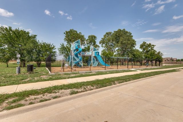 111 Tetrad Circle, Waxahachie, TX 75165
