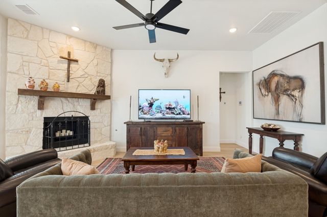 111 Tetrad Circle, Waxahachie, TX 75165