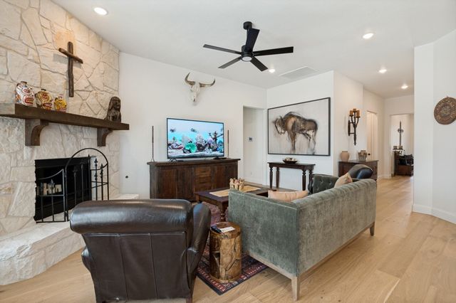 111 Tetrad Circle, Waxahachie, TX 75165