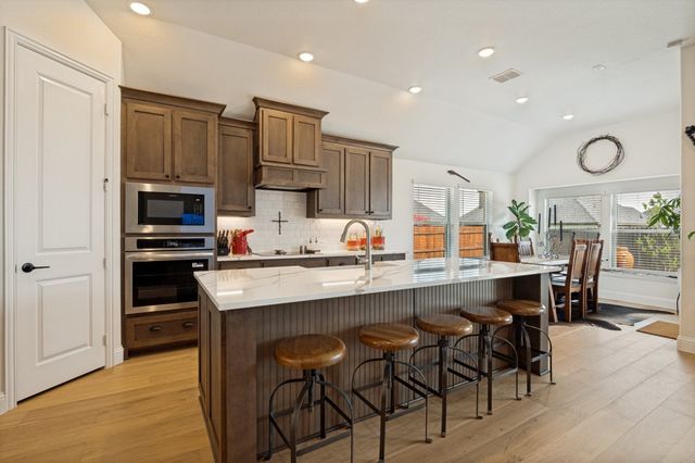 111 Tetrad Circle, Waxahachie, TX 75165