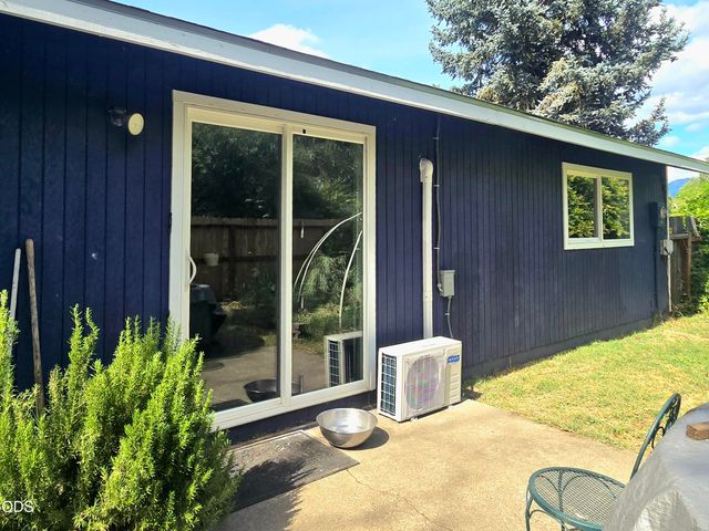 1133 SW Ballinger Drive, Grants Pass, OR 97526
