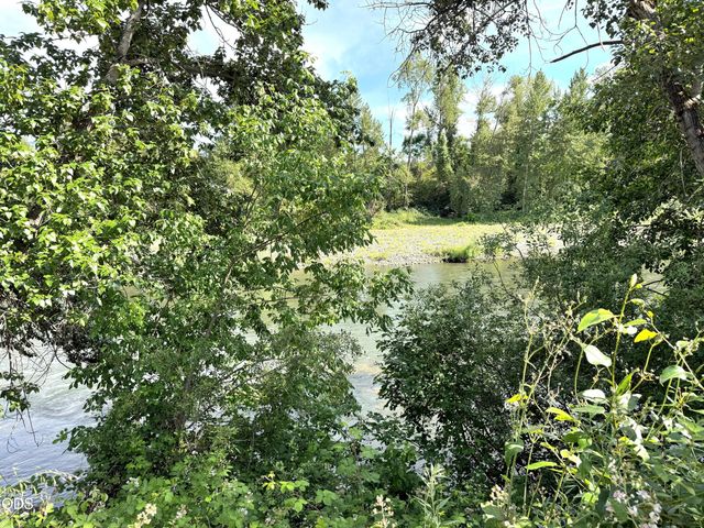 1133 SW Ballinger Drive, Grants Pass, OR 97526