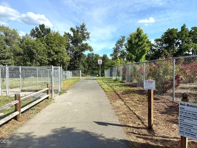 1133 SW Ballinger Drive, Grants Pass, OR 97526