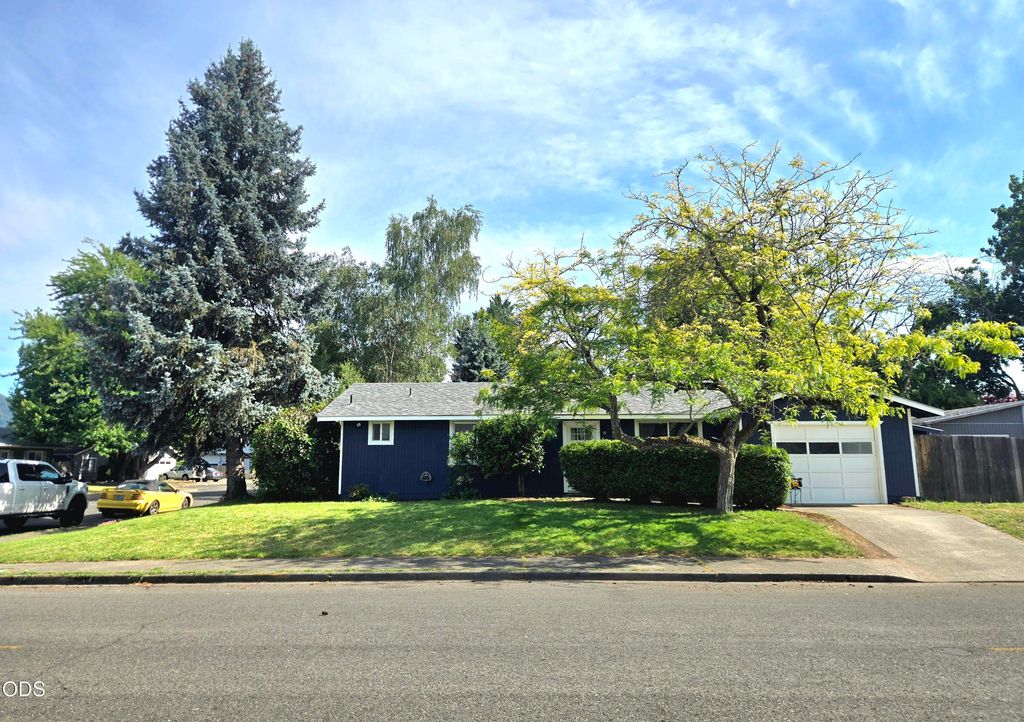 1133 SW Ballinger Drive, Grants Pass, OR 97526