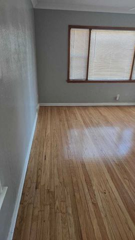 11926 S La Salle Street, Chicago, IL 60628