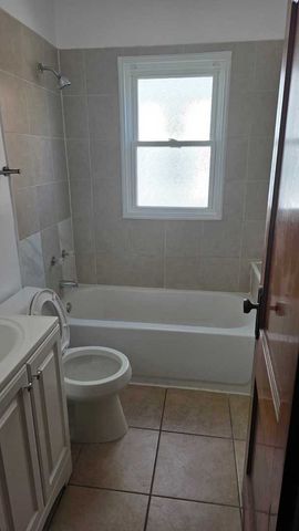 11926 S La Salle Street, Chicago, IL 60628