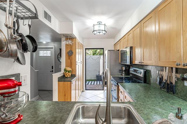 563 NE 7th Avenue, Fort Lauderdale, FL 33301