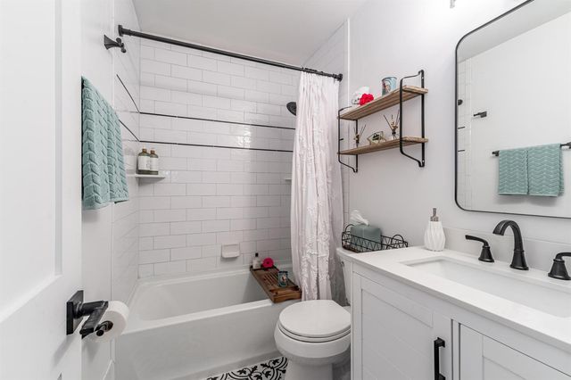 563 NE 7th Avenue, Fort Lauderdale, FL 33301