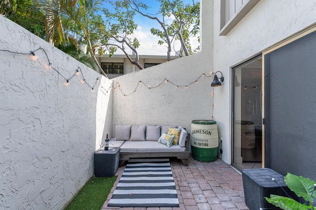 563 NE 7th Avenue, Fort Lauderdale, FL 33301