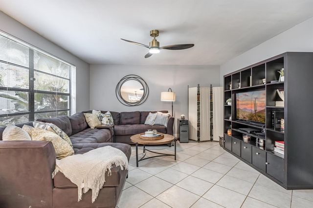 563 NE 7th Avenue, Fort Lauderdale, FL 33301