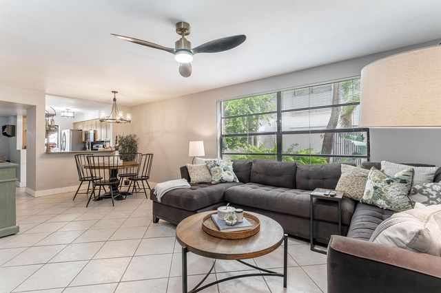 563 NE 7th Avenue, Fort Lauderdale, FL 33301