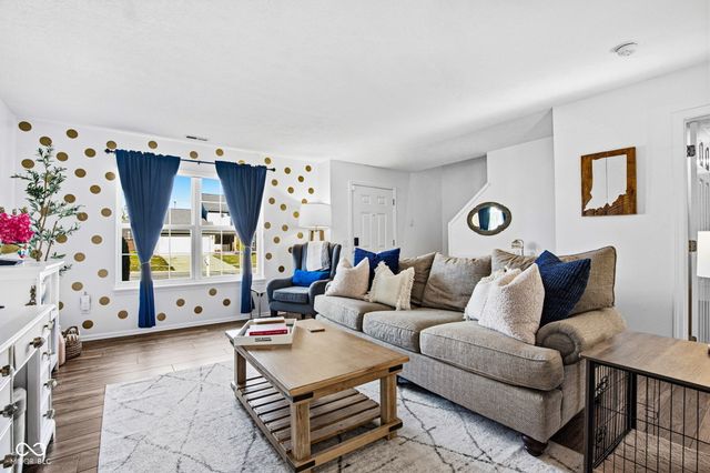 14910 Oak Road, Carmel, IN 46033