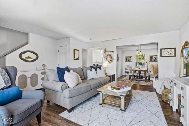 14910 Oak Road, Carmel, IN 46033