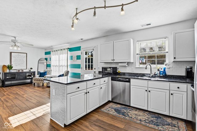 14910 Oak Road, Carmel, IN 46033