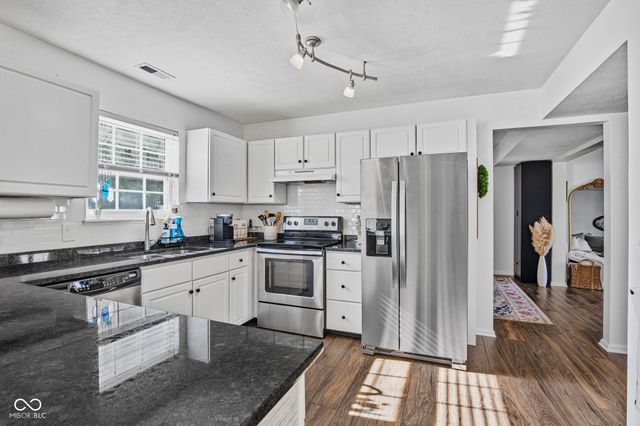 14910 Oak Road, Carmel, IN 46033