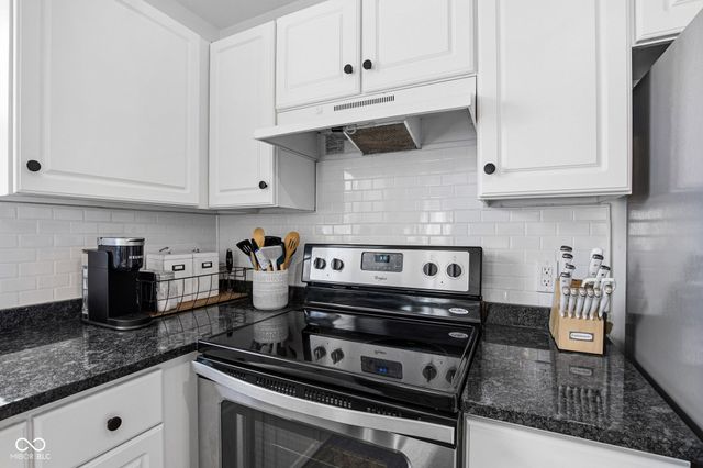 14910 Oak Road, Carmel, IN 46033