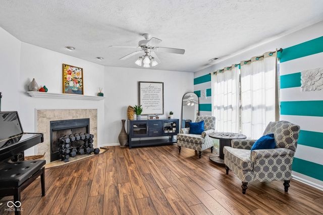 14910 Oak Road, Carmel, IN 46033