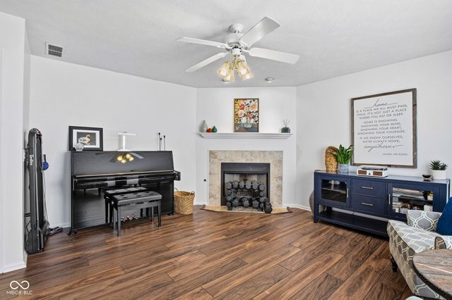 14910 Oak Road, Carmel, IN 46033