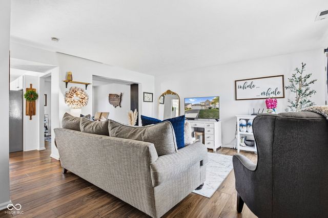 14910 Oak Road, Carmel, IN 46033