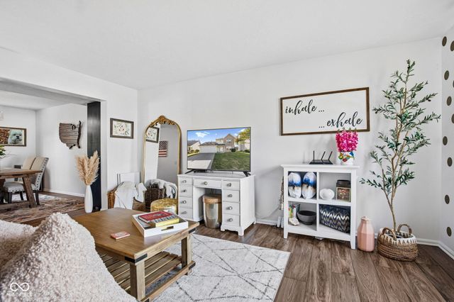 14910 Oak Road, Carmel, IN 46033