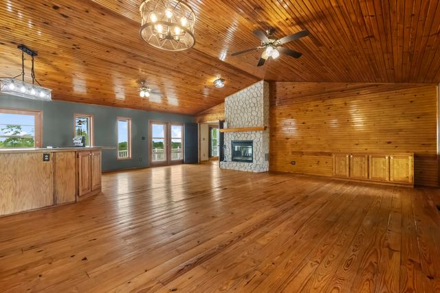 12297 Tom Arnold Drive N, Omaha, AR 72662