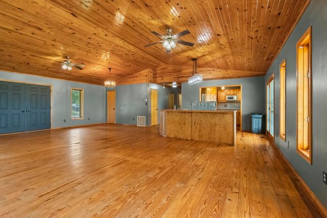 12297 Tom Arnold Drive N, Omaha, AR 72662