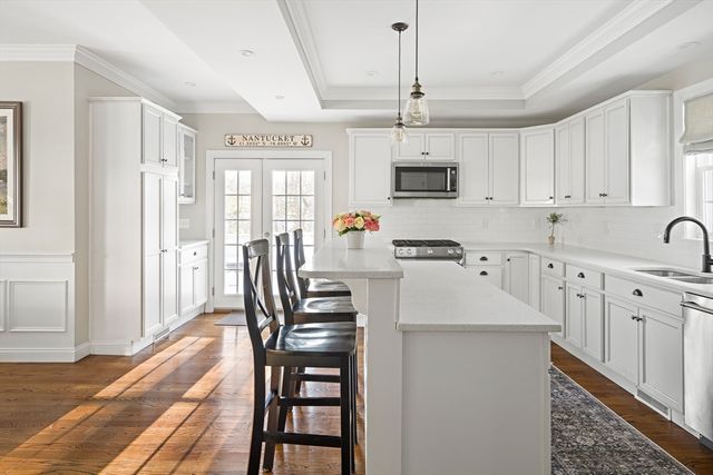 45 Circuit Rd, Dedham, MA 02026