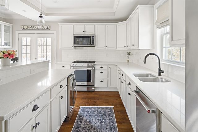 45 Circuit Rd, Dedham, MA 02026