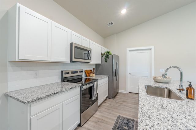 2800 S Maize Ct, Wichita, KS 67215
