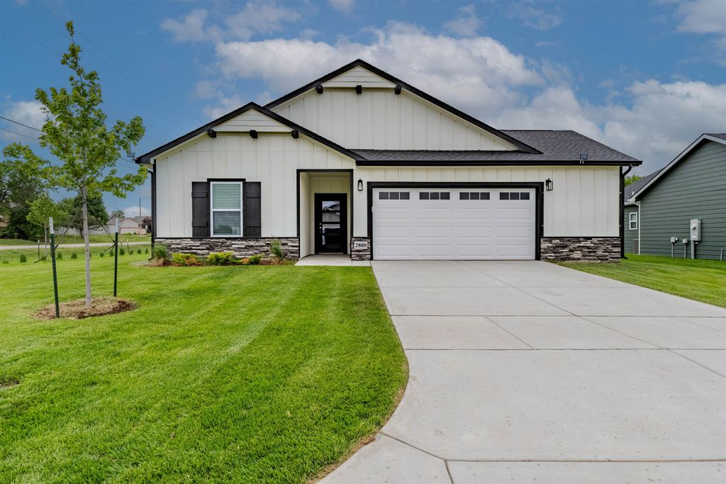 2800 S Maize Ct, Wichita, KS 67215