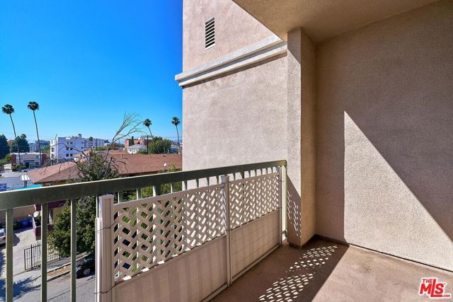 3140 San Marino Street 301, Los Angeles, CA 90006
