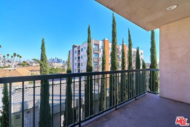 3140 San Marino Street 301, Los Angeles, CA 90006