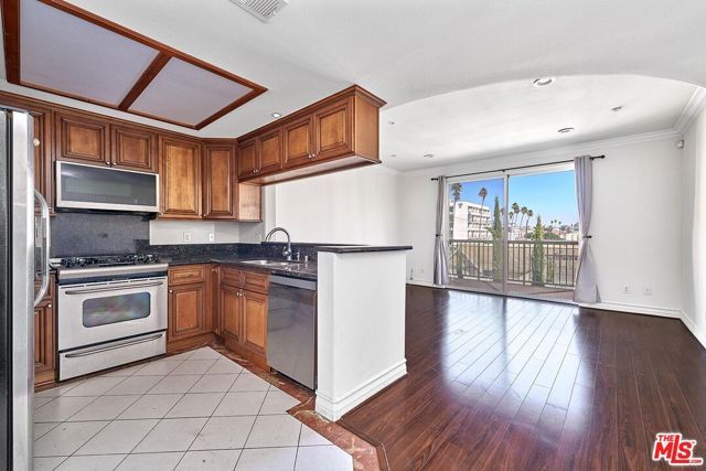 3140 San Marino Street 301, Los Angeles, CA 90006