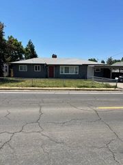 1501 Brookdale Avenue, Medford, OR 97504